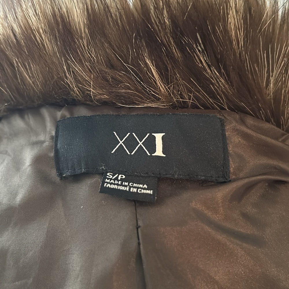 Forever 21 vintage looking faux collar coat. - Picture 5 of 5